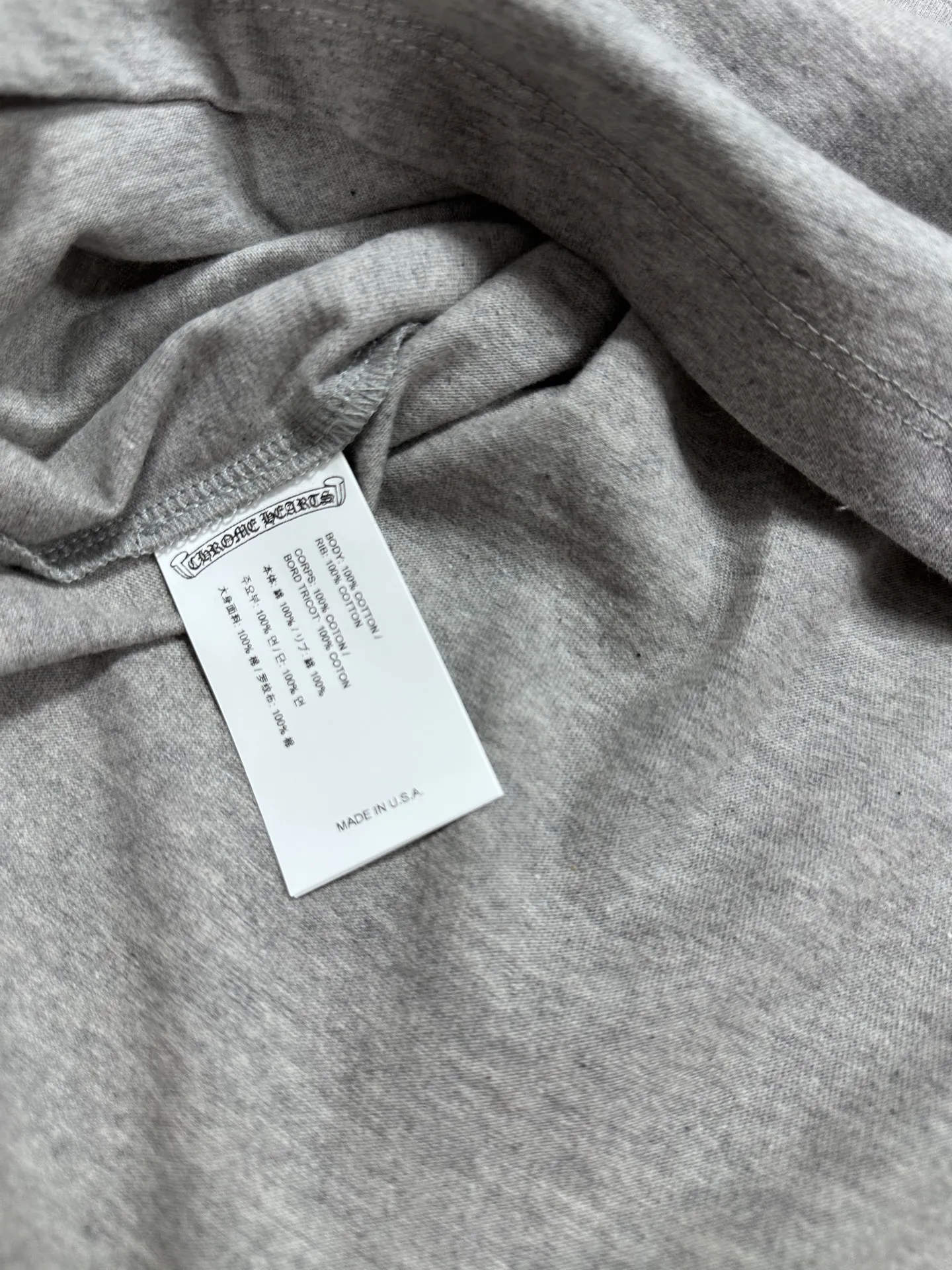 P290 Chrome Hearts/Chrome Hearts CH black flocked cross round neck long sleeves, custom-woven and dyed 40 yarn surface pattern with scratchy fabric, ready-made garments are made of YB consistent electrostatic flocking process, which is not an ordinary lettering mold process, and the colors are different at different angles. Brand new collar label (not the previous leather label) and washed label.  Size：S/M/L/XL